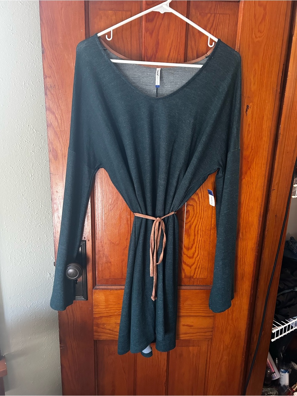 Women’s Long-Sleeve V-Neck Tie-Waist Dress - Dark Green